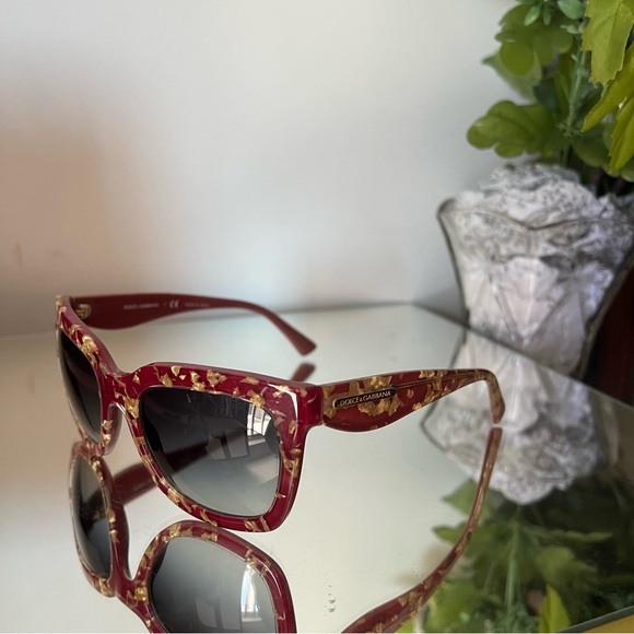 Dolce & Gabbana D&G red and gold leaf sunglasses - Picture 2 of 3